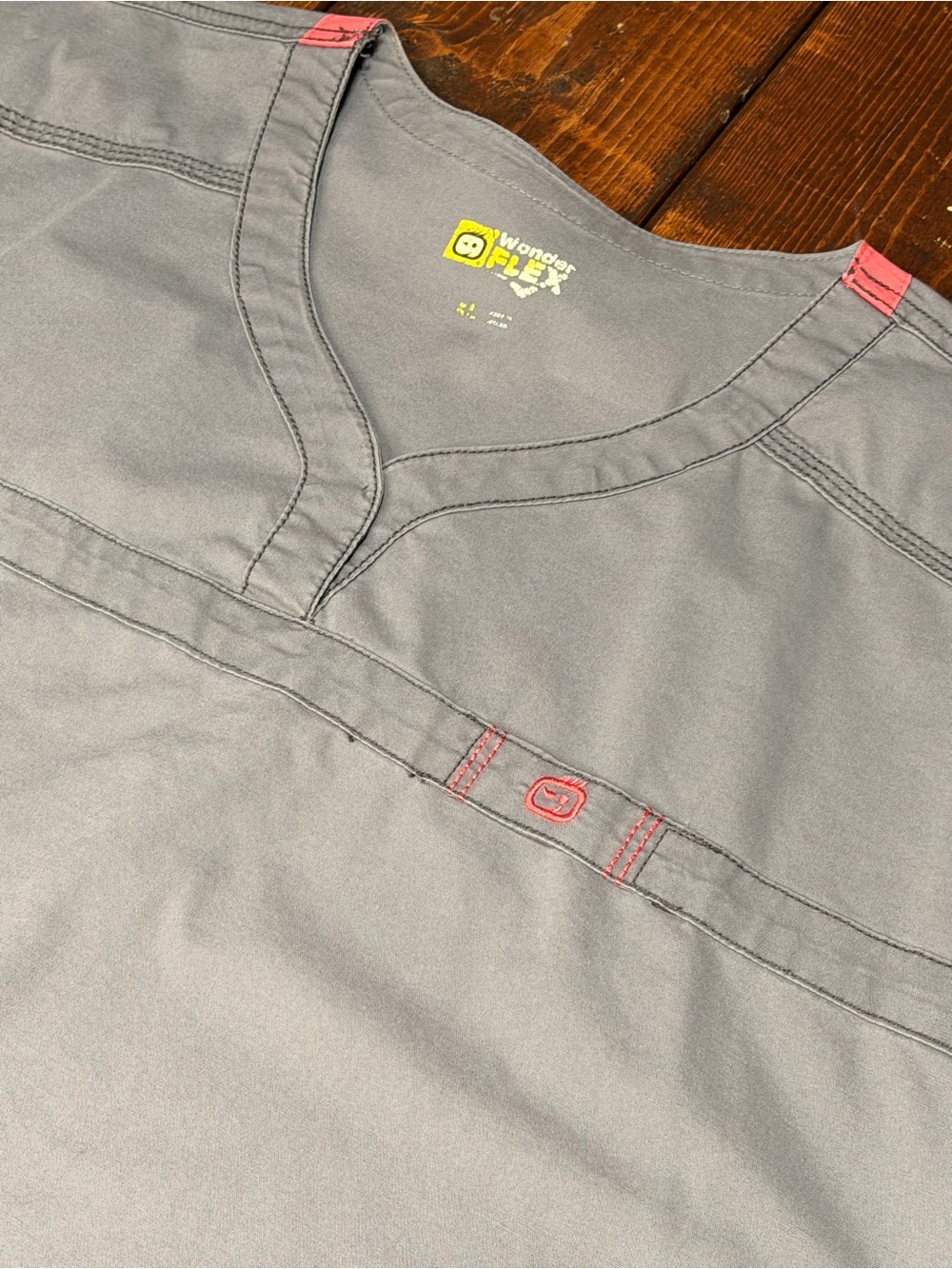 WonderWink Women’s Gray Medical Scrub Top with Pink Stitch Accents - Picture 2 of 4